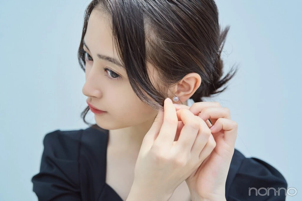 井上和の顔映えストローハット×ゆる巻きシニヨンプロセス３