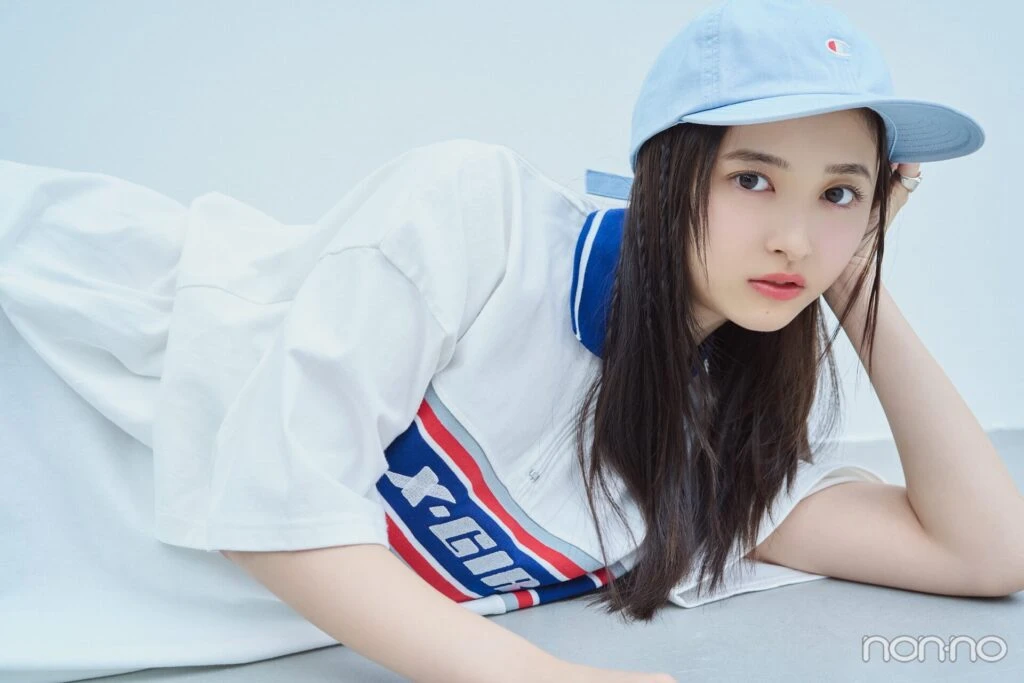井上和のメンズみキャップ×細三つ編みのダウンスタイルメインカット
