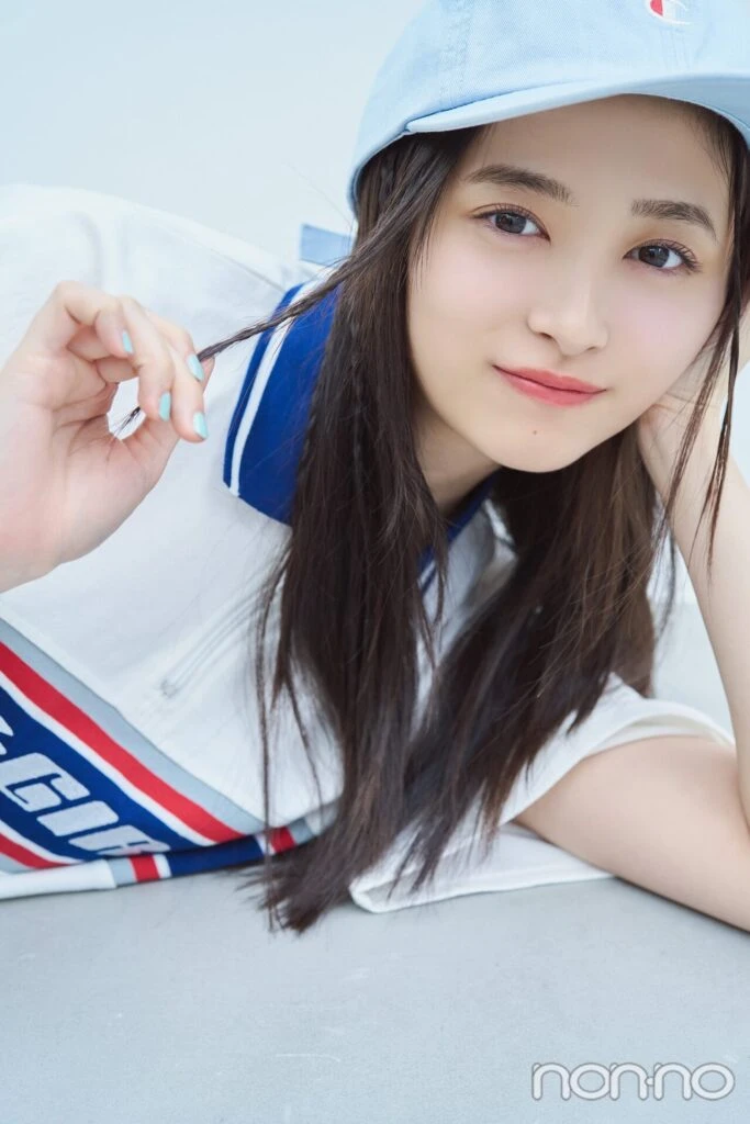 井上和のメンズみキャップ×細三つ編みのダウンスタイルメインアザーカット