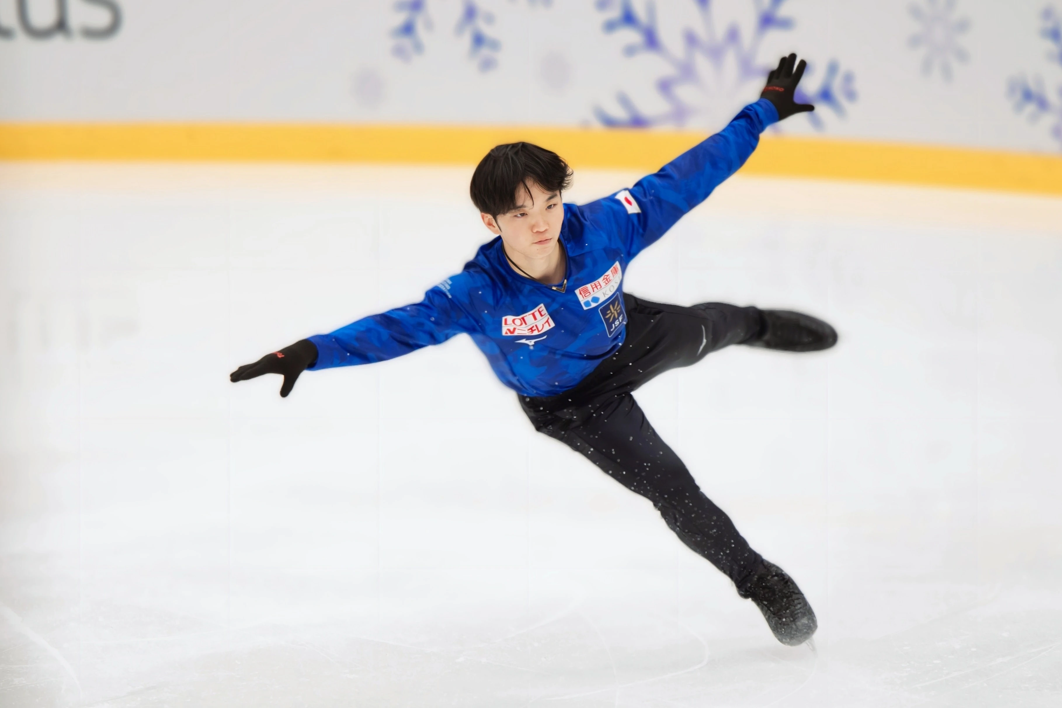 グランプリシリーズフィンランド大会でジャンプの練習をする友野一希さん