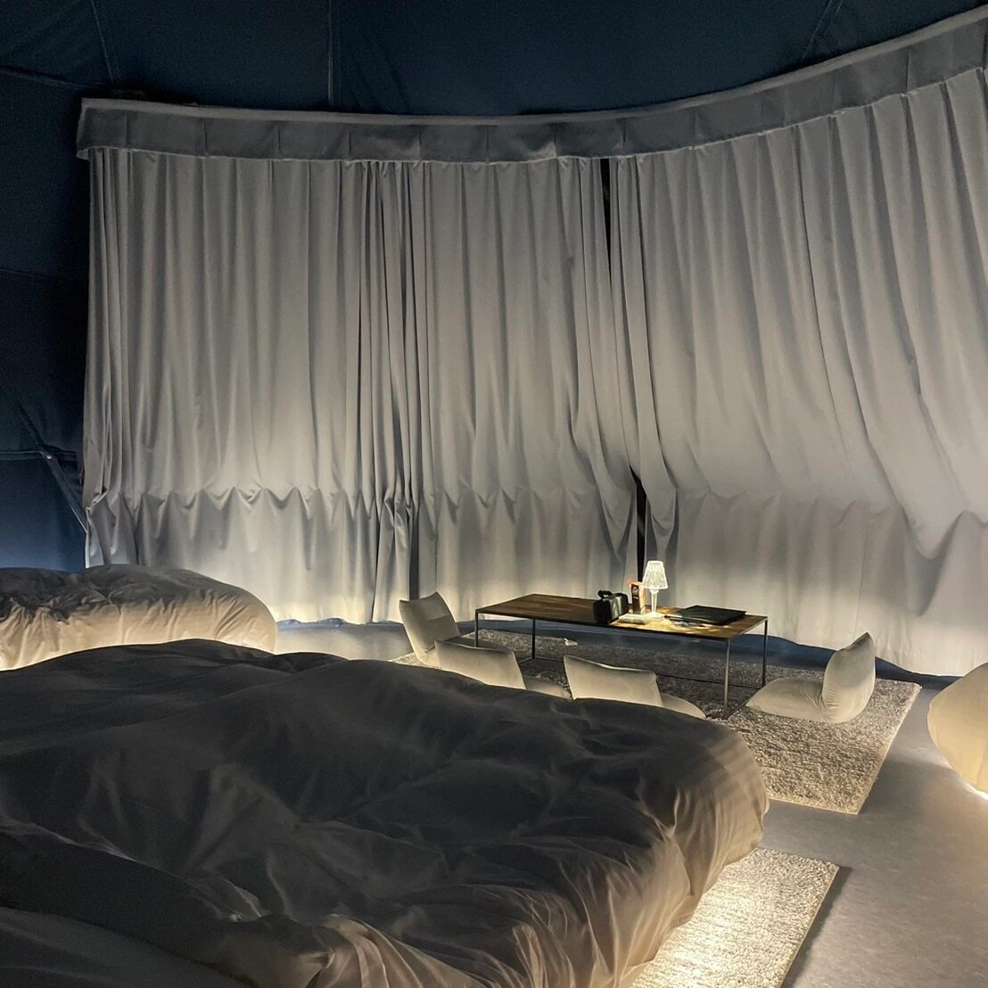 ISUMI Glamping Resort & Spa SOLAS ドームテント 内観 夜