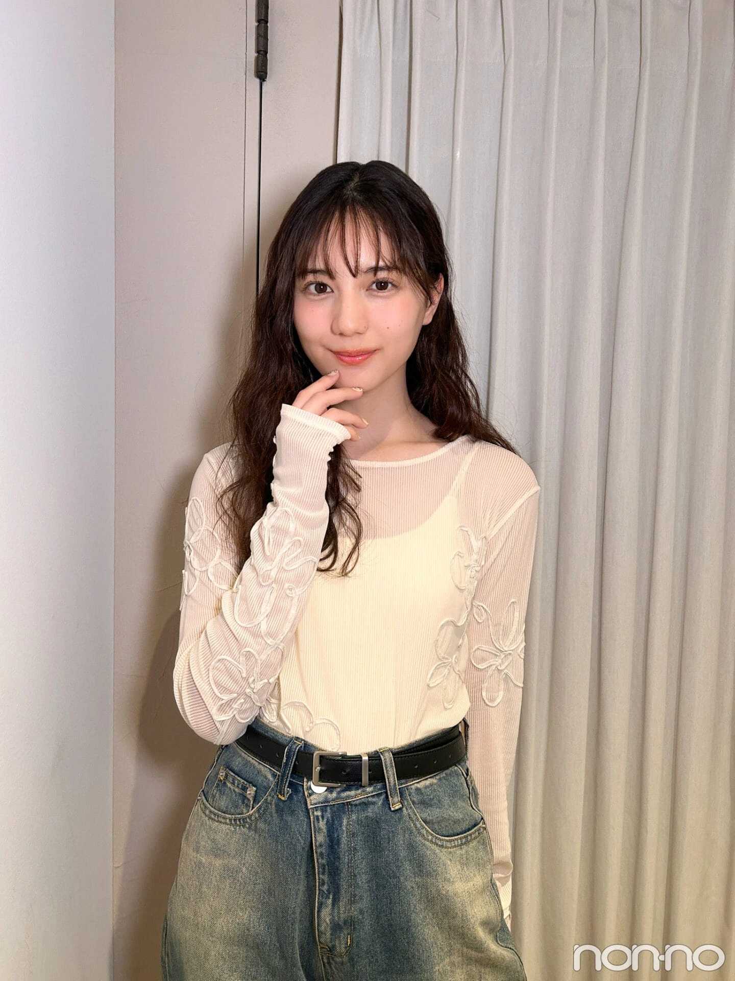 小坂菜緒の私服コーデの寄り