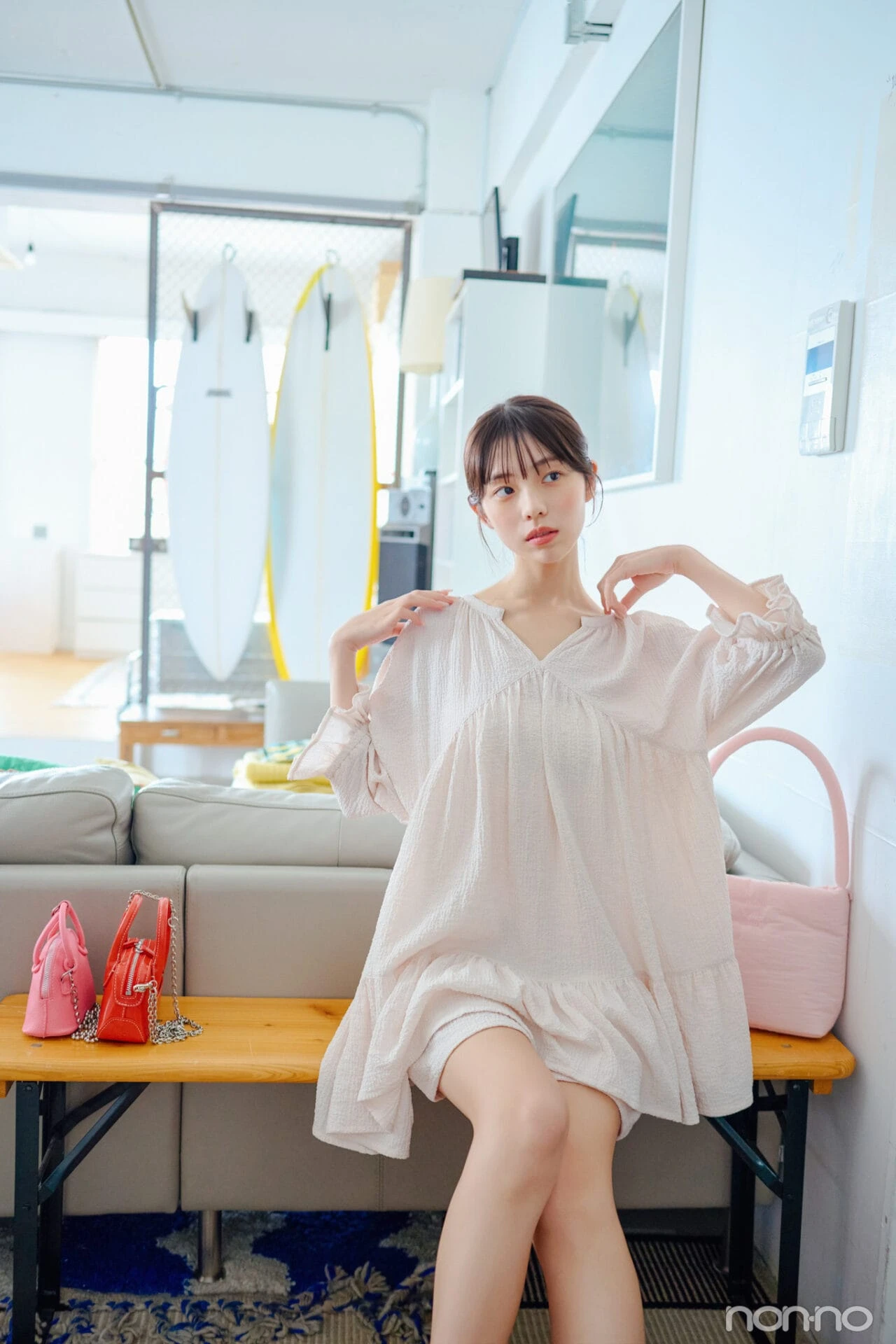 菊地姫奈の夏の肌見せルームウェアワンマイルのギャザーパジャマ