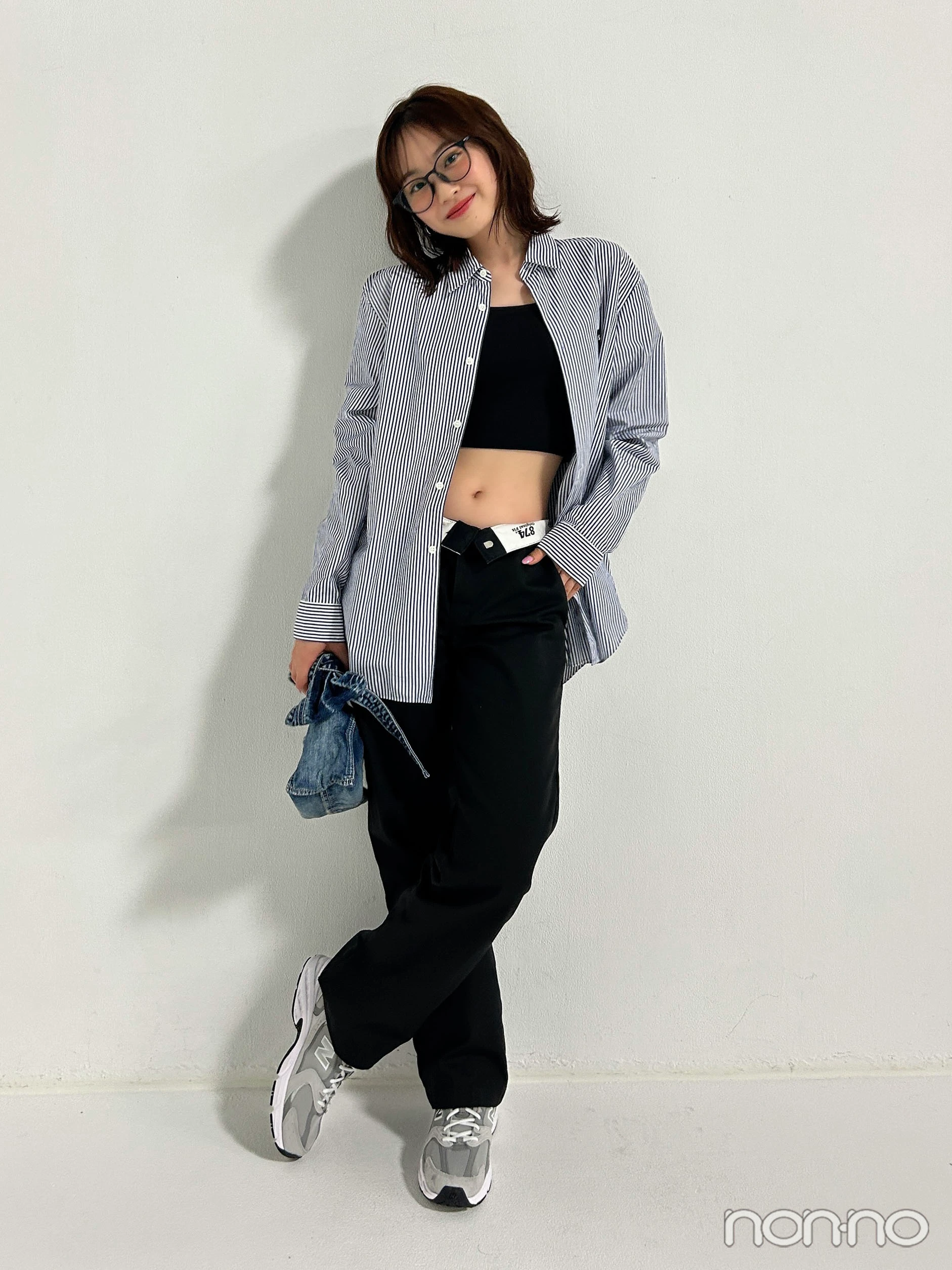 村上なずなの私服の全身カット