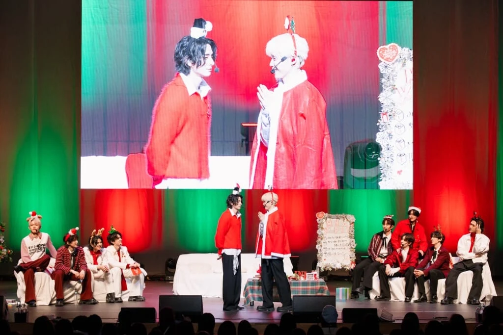 クリスマスのカチューシャをつけたINI木村柾哉と西洸人