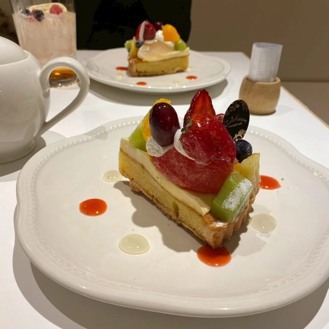 皿に乗ったタルト