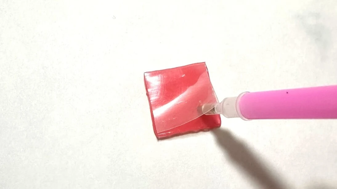 ジェルシートに差し込む