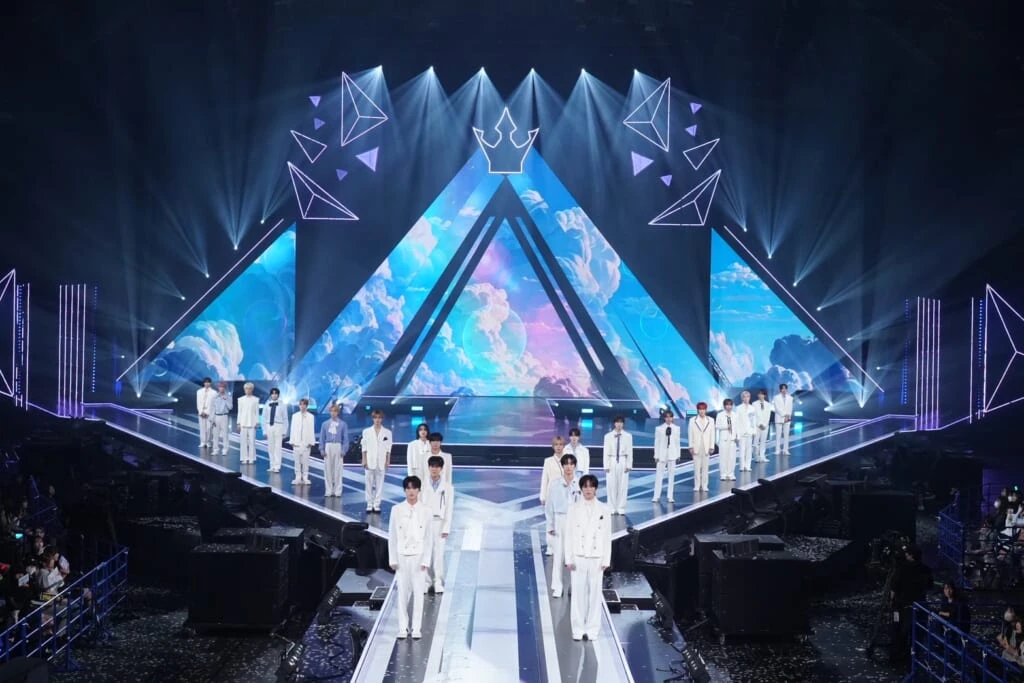 「Run Again」を披露するPRODUCE101JAPAN新世界練習生
