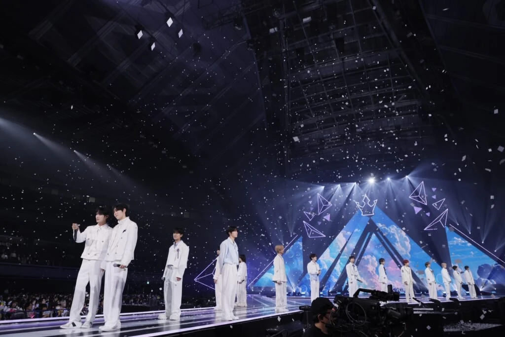 「Run Again」を披露するPRODUCE101JAPAN新世界練習生