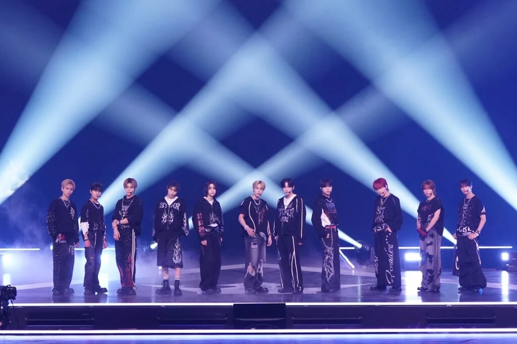 「BORN TO BE」を披露するPRODUCE101JAPAN新世界練習生