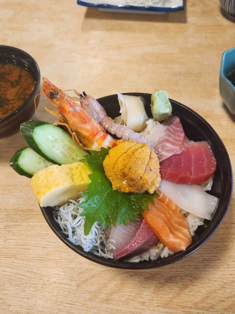 まるは食堂旅館南知多豊浜本店　海鮮丼御膳