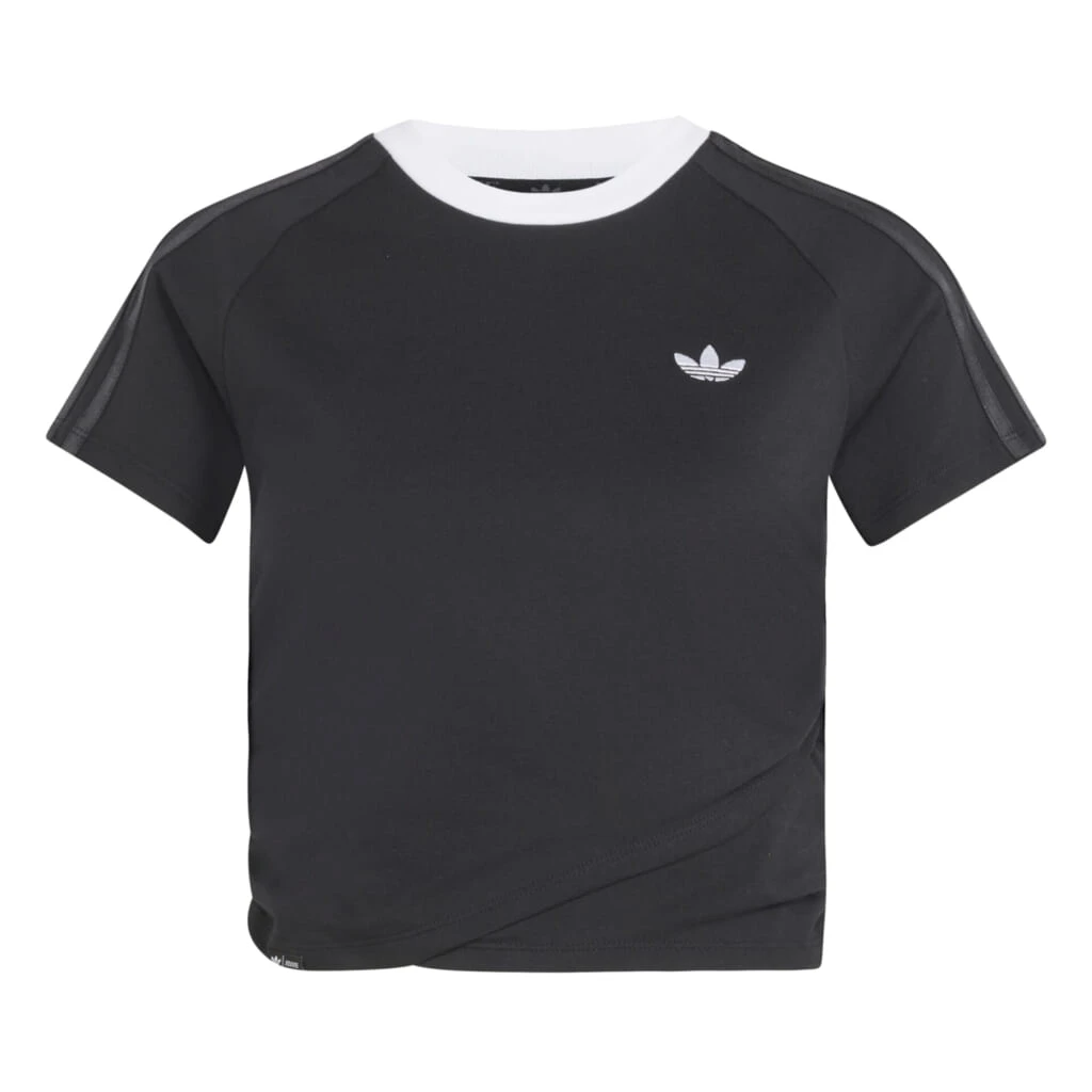 黒のレイヤード風Tシャツ