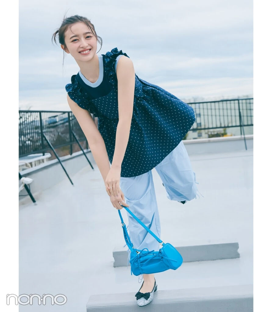 井上和のネイビー×ブルーコーデ