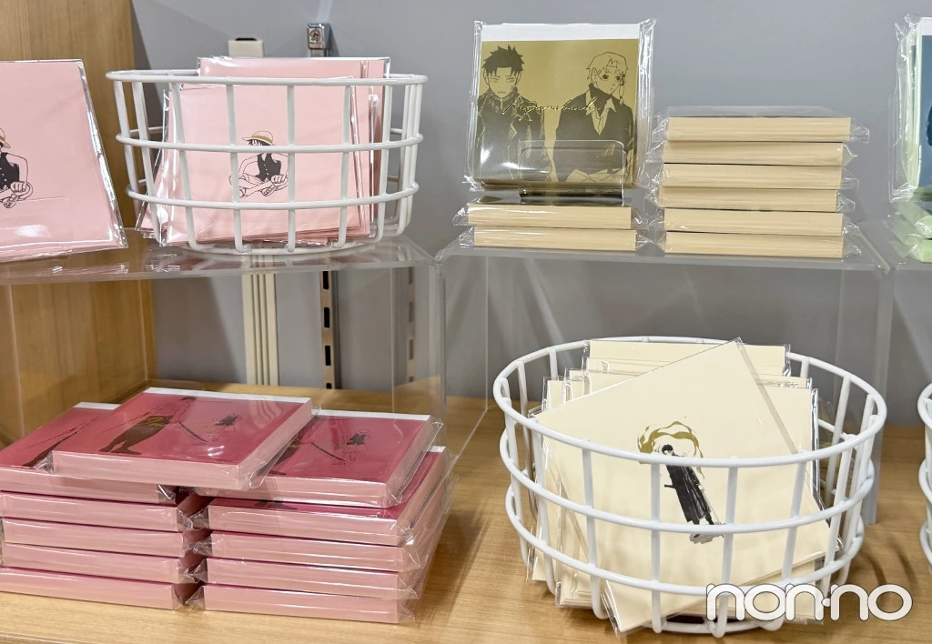 スクエア型メモ¥990・正方形ポチ袋¥550