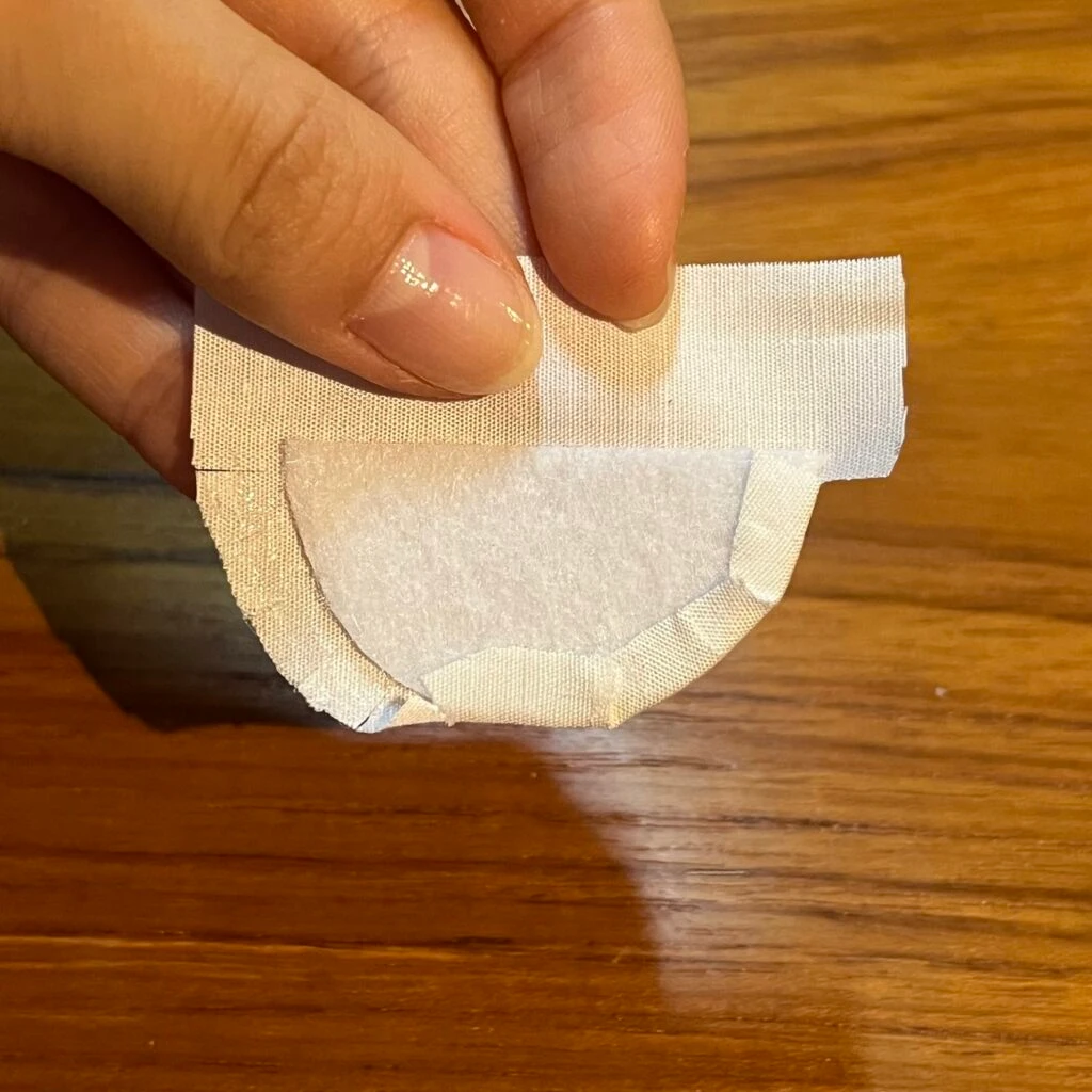 ぬいぐるみ スタイ 折り込み作業