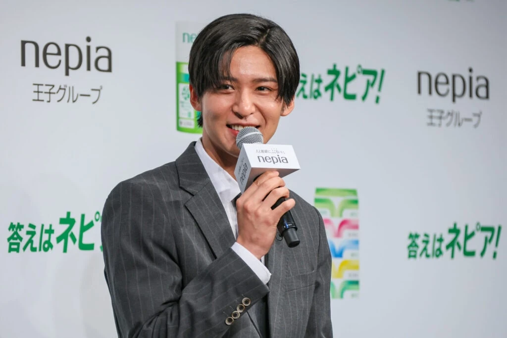 CMについて話すSnow Man目黒蓮さん