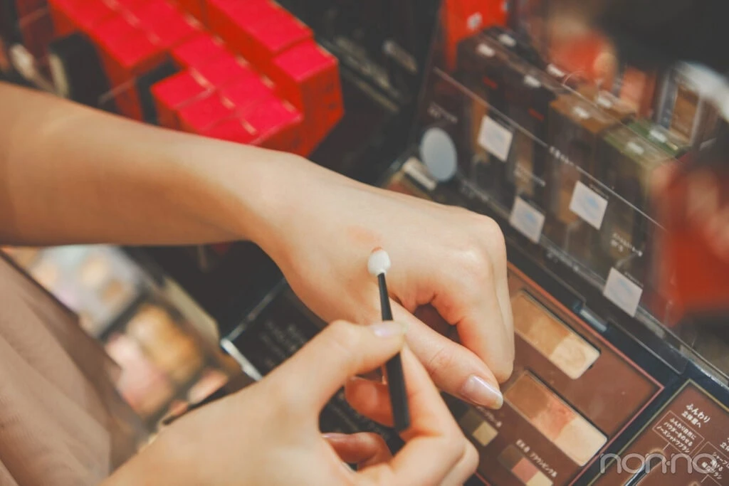 @cosme TOKYOで見つけたケイトのアイブロウパウダー