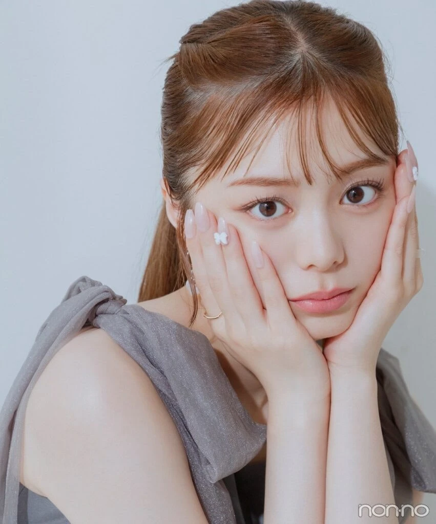 紺野彩夏 Deco & GELの“夏映えネイル”