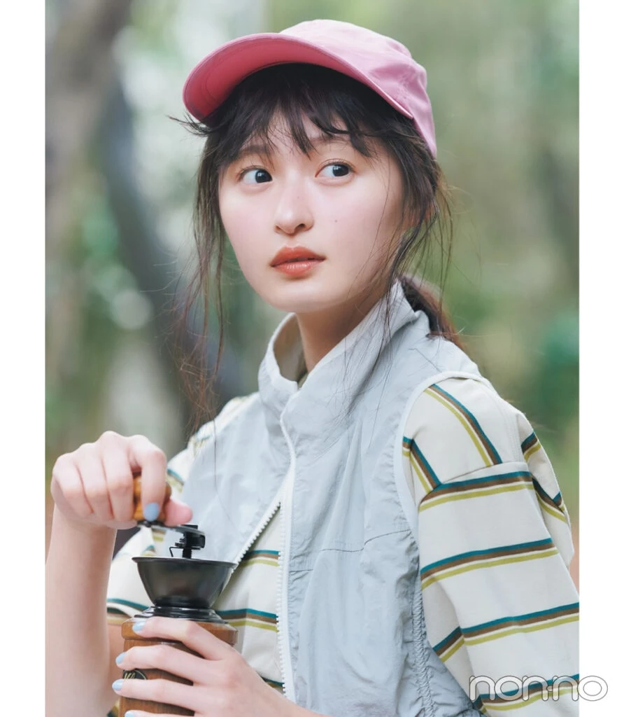 遠藤さくらの帽子に似合うニュアンス前髪&ローポニー