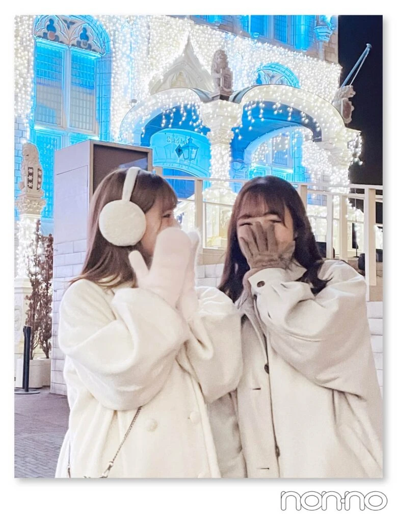 イルミネーションが施された「スタッドハウス」前で撮った写真