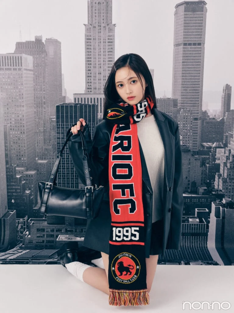 井上和・エッジのきいたスポみサッカーマフラー正面