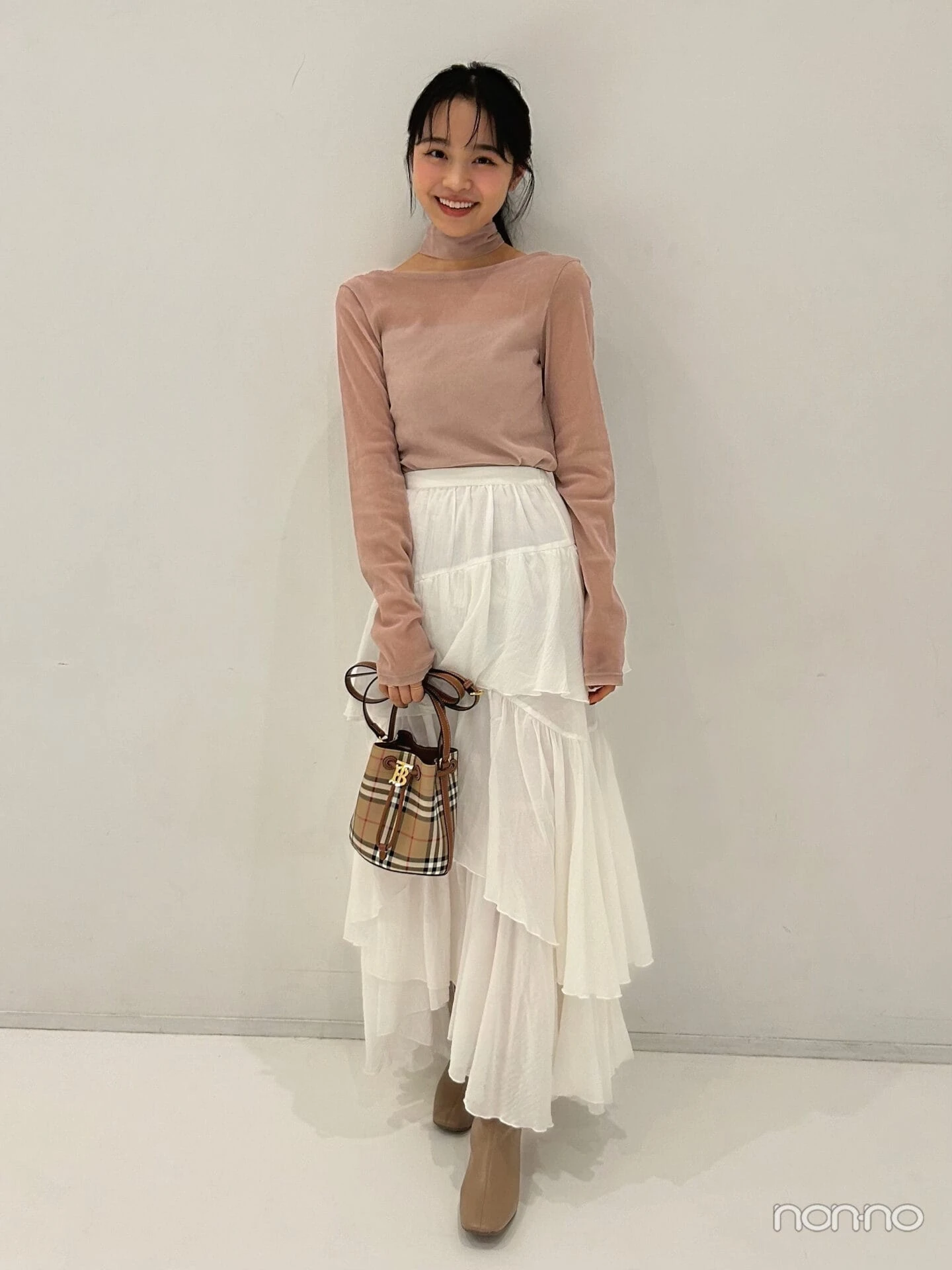 林芽亜里のアウターなし私服コーデ