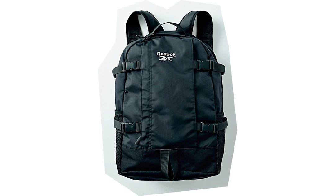 みーこさんの機内持ち込み用バッグは「Reebokの黒リュック」