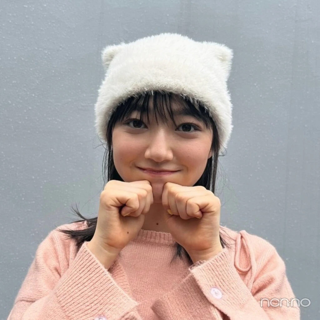 ビーニーを被った小宮山莉渚