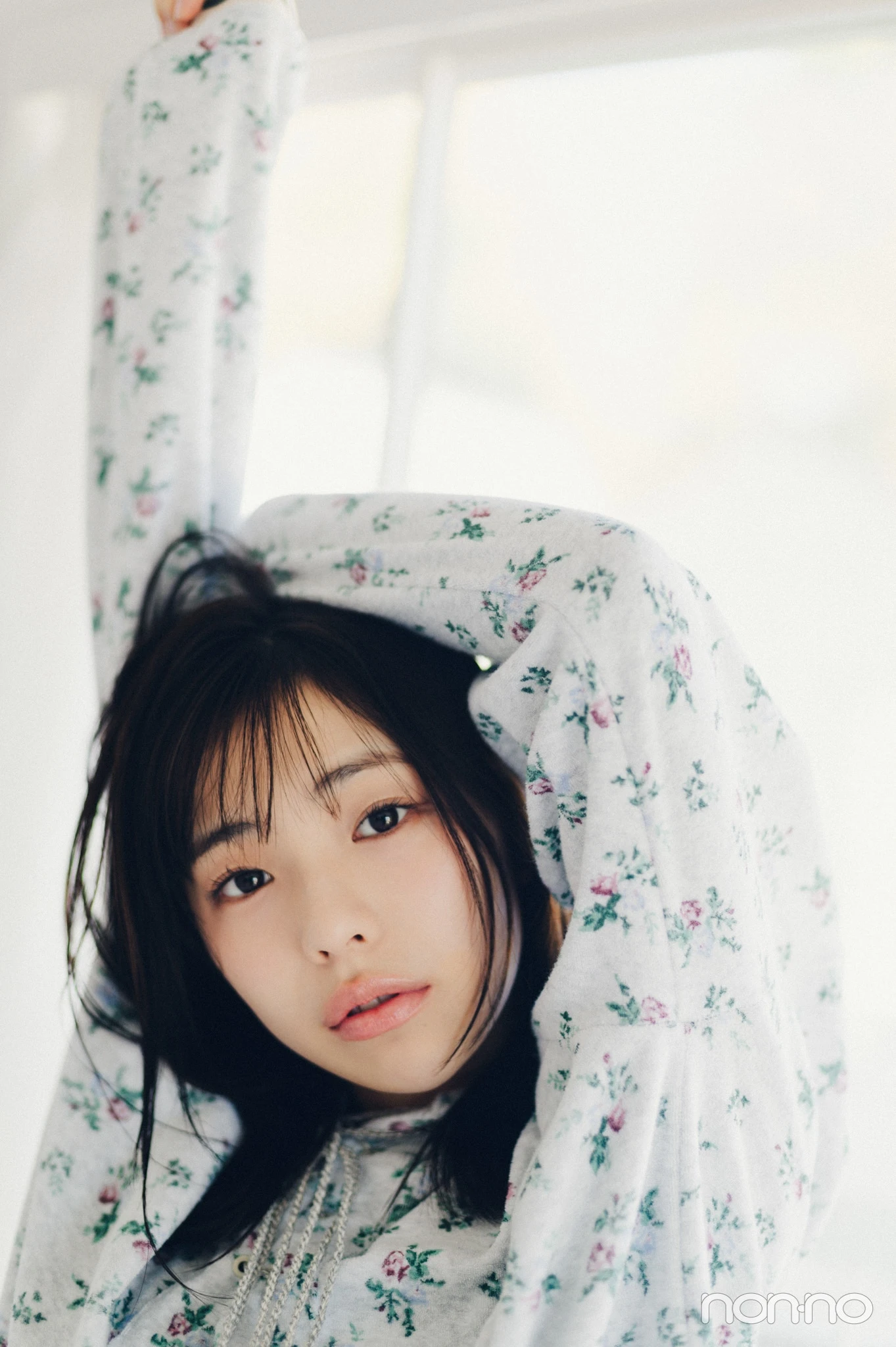 菊地姫奈のひなでぃぐ。第8回の伸びをするショット