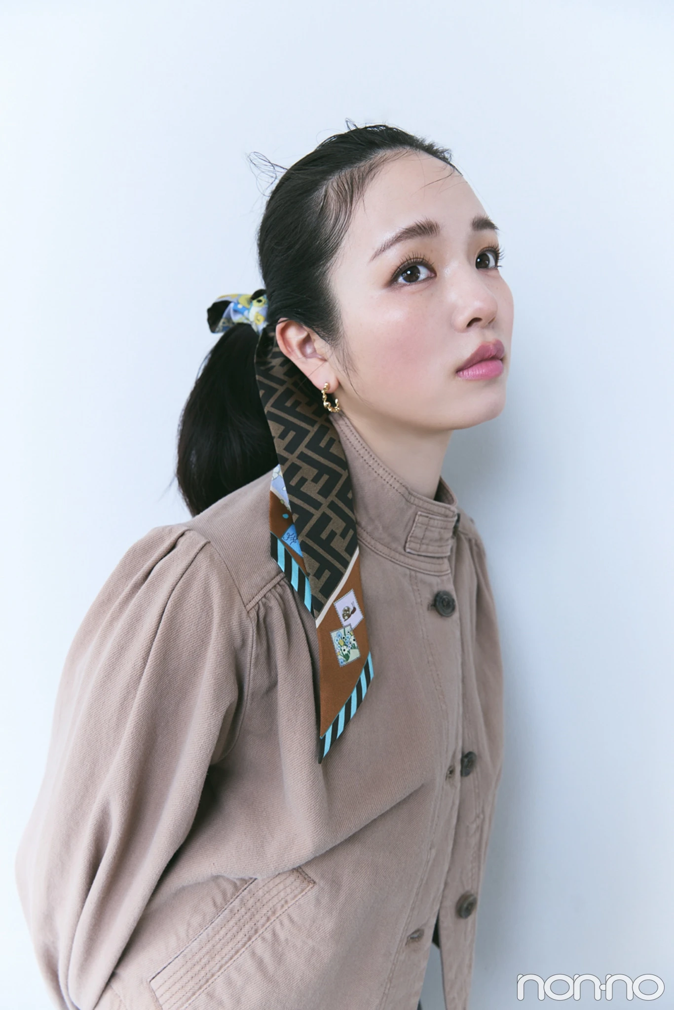 フェンディのラッピーをつけた横田真悠