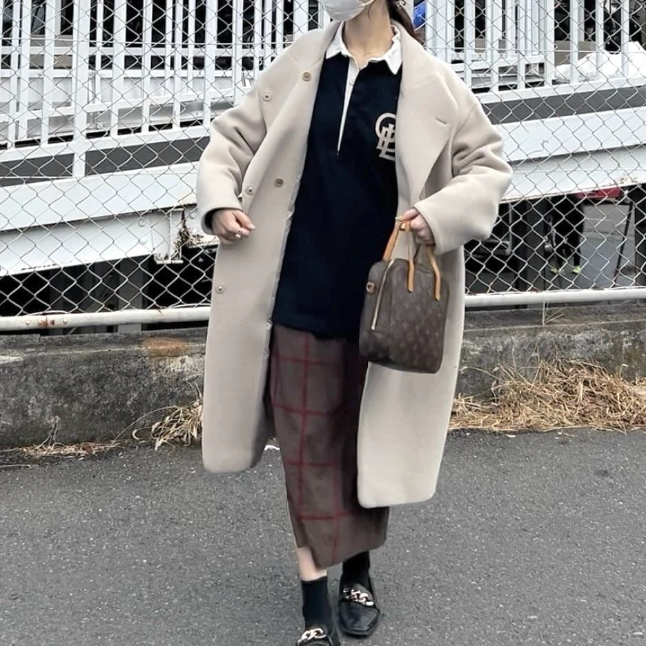 大学生のモーニングへ行く日のコーデ