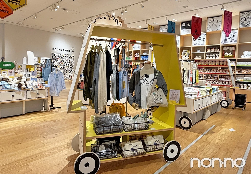 スヌーピーミュージアムのグッズショップ「ブラウンズストア」