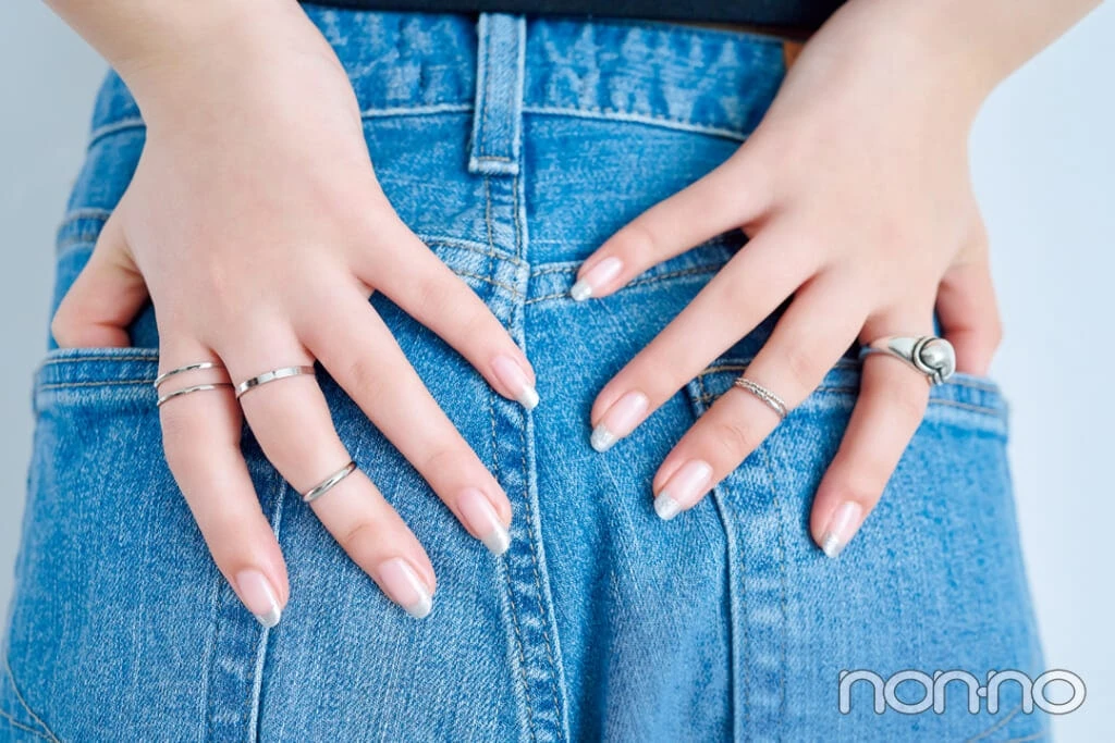 おひなさま（長浜広奈）のハシルバーフレンチネイルモデルカット2-4