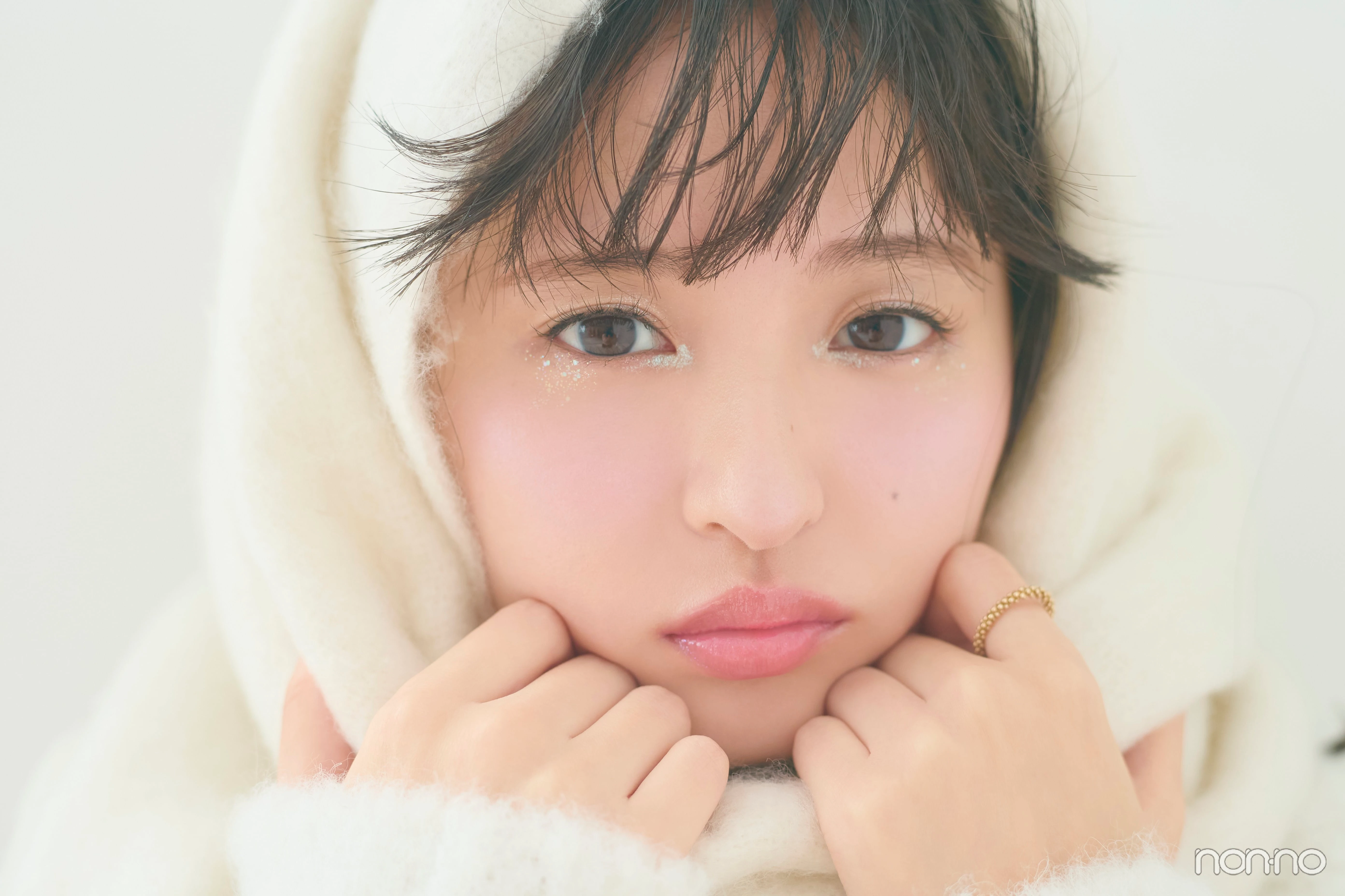 遠藤さくらにリクエストメイクの透明感メイクの仕上がり