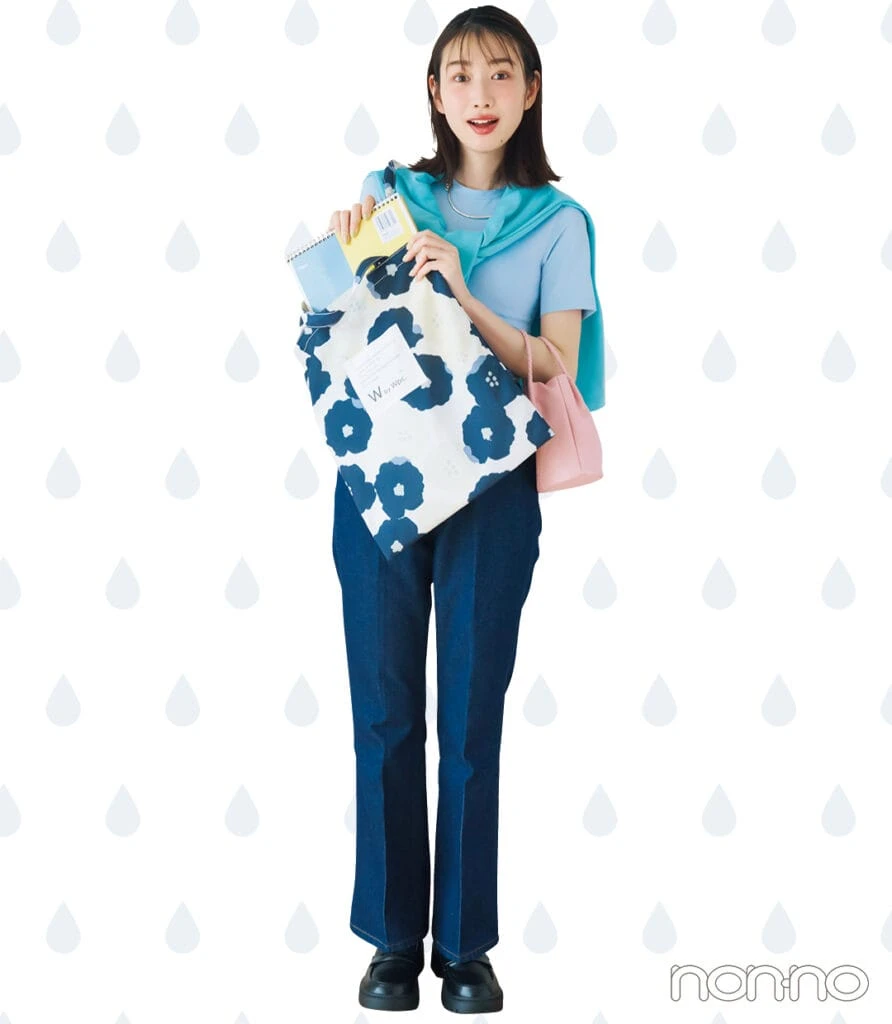 雨の日コーデ/速乾Tシャツ×デニムパンツ×きれい色カーディガン