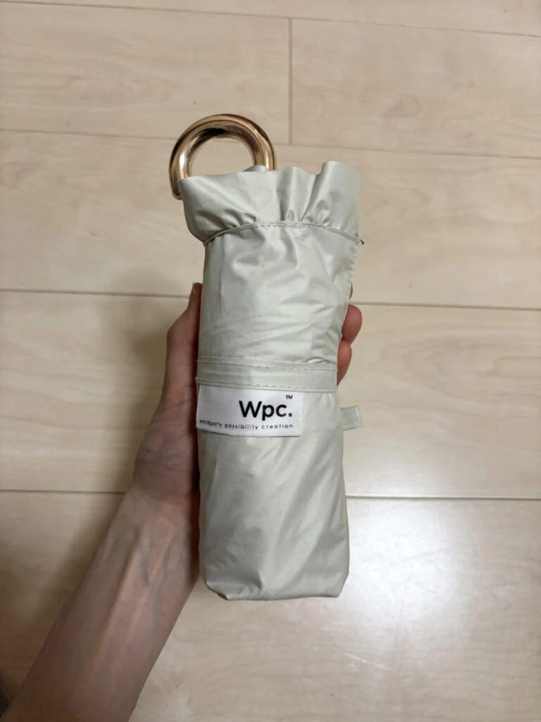 「遮光コンパクト フリル ミニ 日傘 折りたたみ 晴雨兼用 」（Wpc.）¥ 4,400（税込）