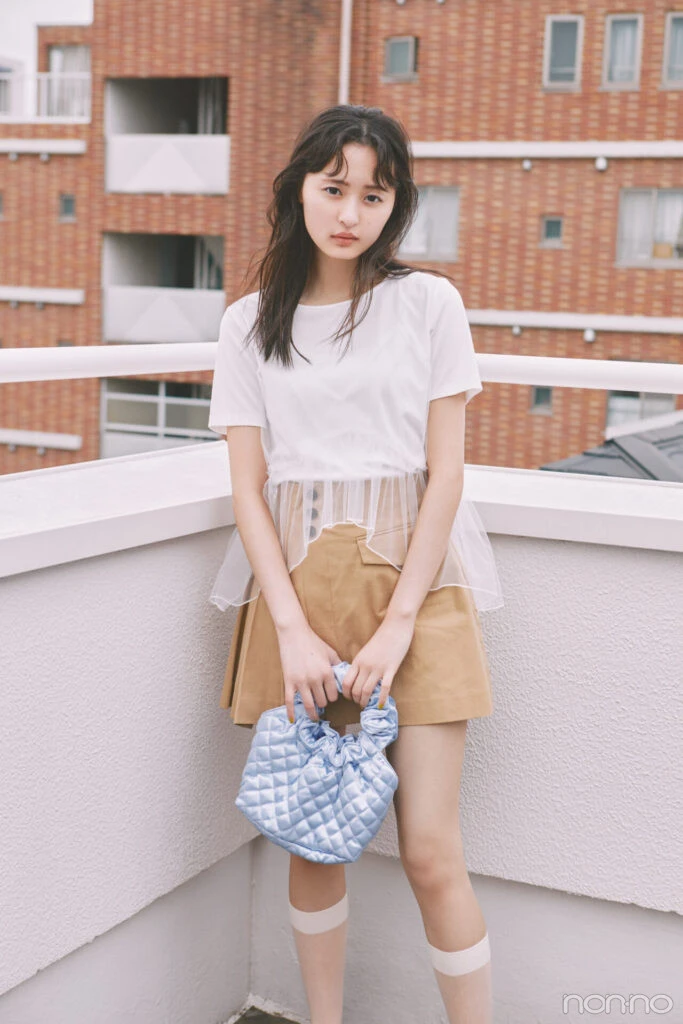 チュールキャミセットTシャツのコーデ