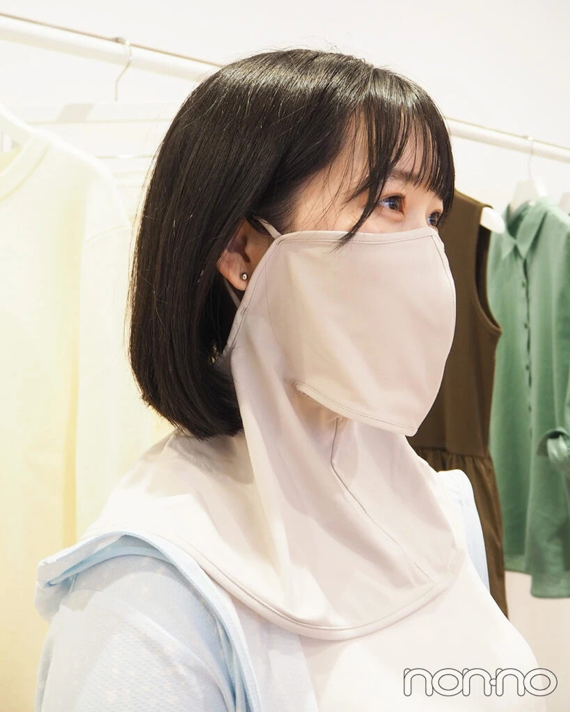 ユニクロのUVカットフェイスカバー着用