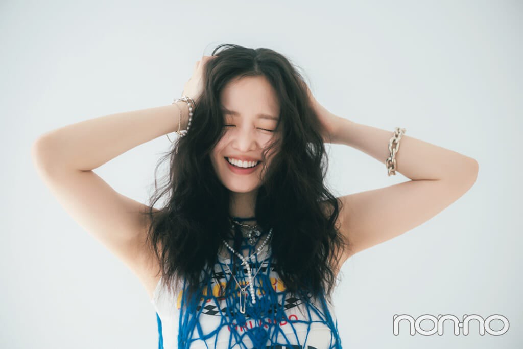 横田真悠ノンノ卒業モデルカット