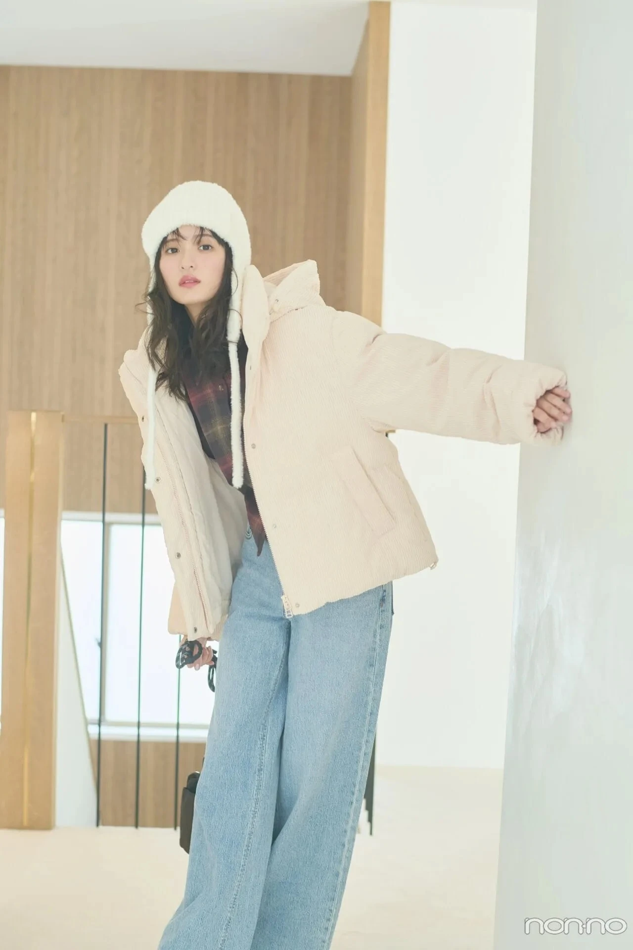 遠藤さくらの大学生の一週間コーデ、木曜日のデニムスタイル