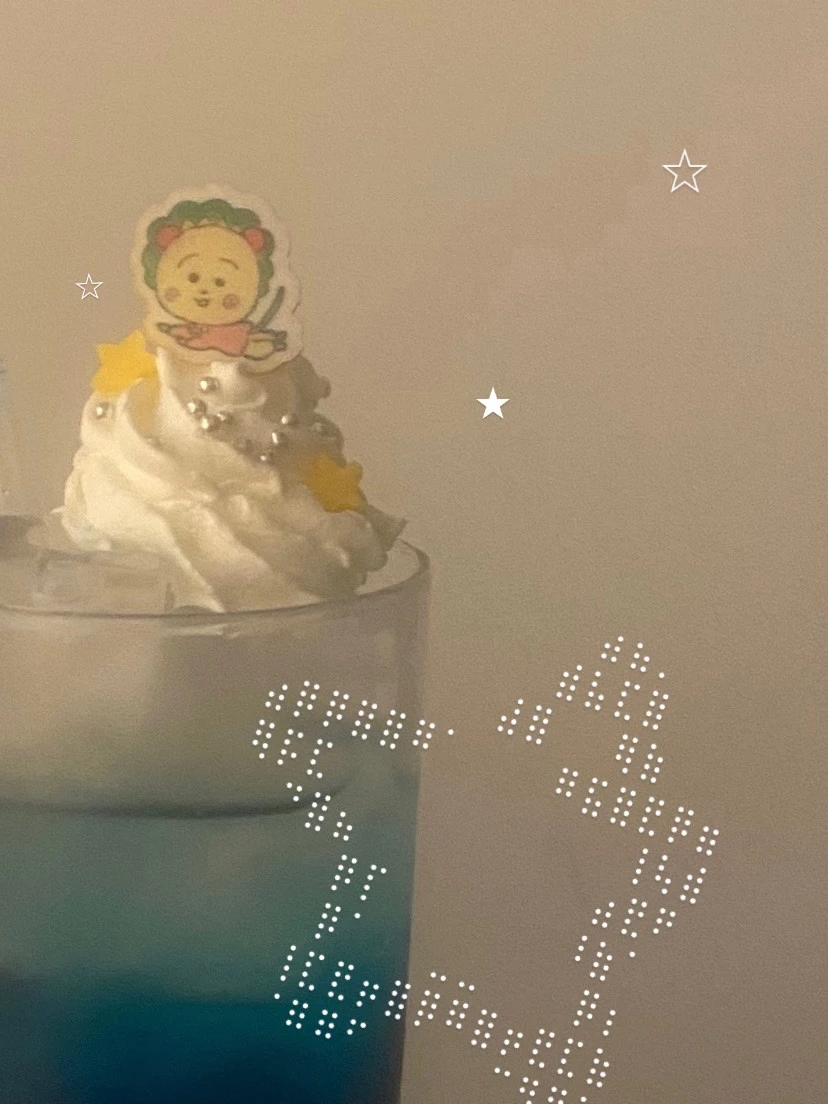 「さくらももこカフェ」の空飛ぶコジコジギャラクシーソーダ 