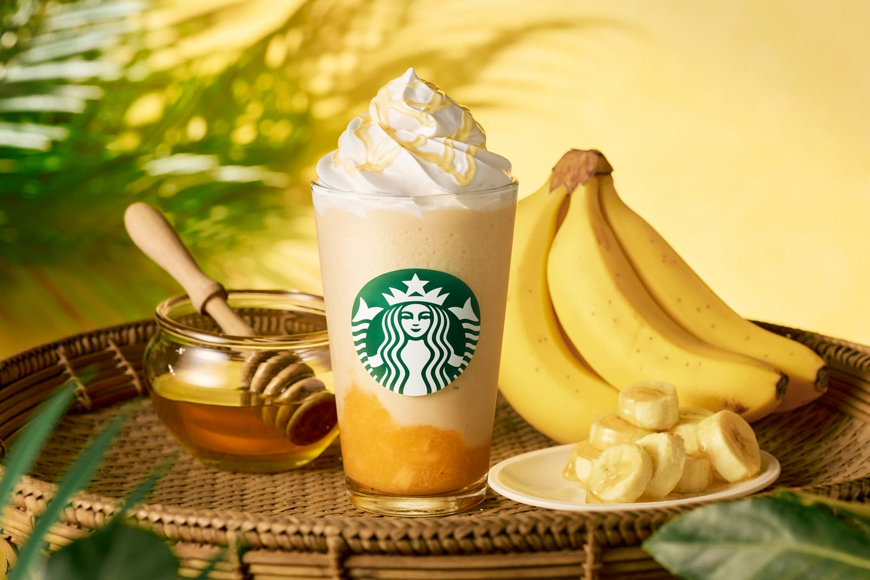 スターバックスの『ハニー バナナ フラペチーノ®』ビジュアル
