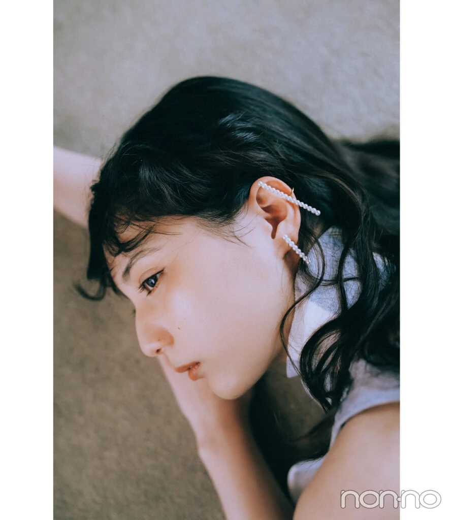 小坂菜緒×パールイヤカフ、イヤリング