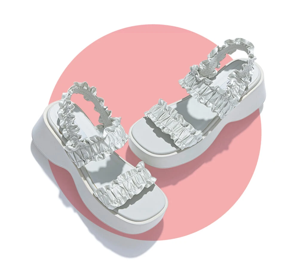 EVOLのフリル厚底サンダル
