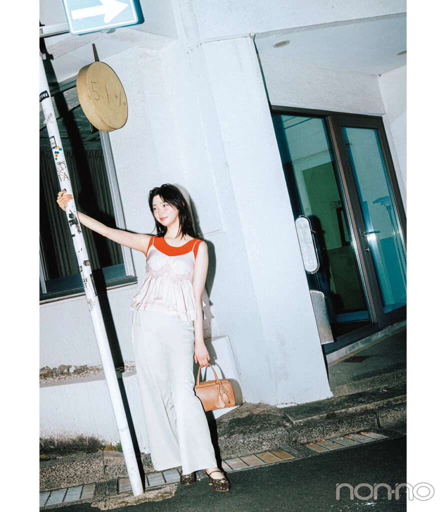 小宮山莉渚のフラッシュ映えする夏の夜服モデルカット2-7