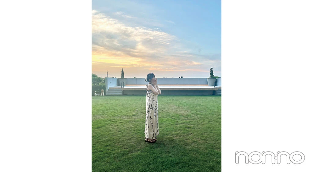 大学生の春旅行-沖縄のホテルでの写真