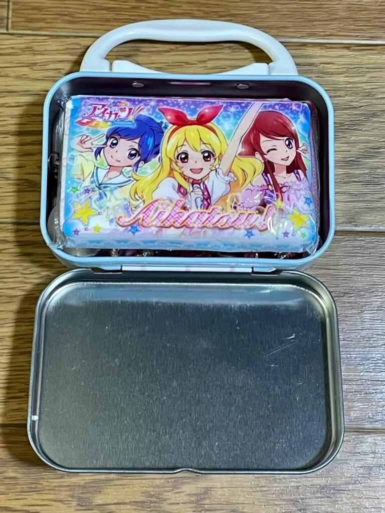 アイカツ！のデザインのポケットティッシュが入った缶バッグ