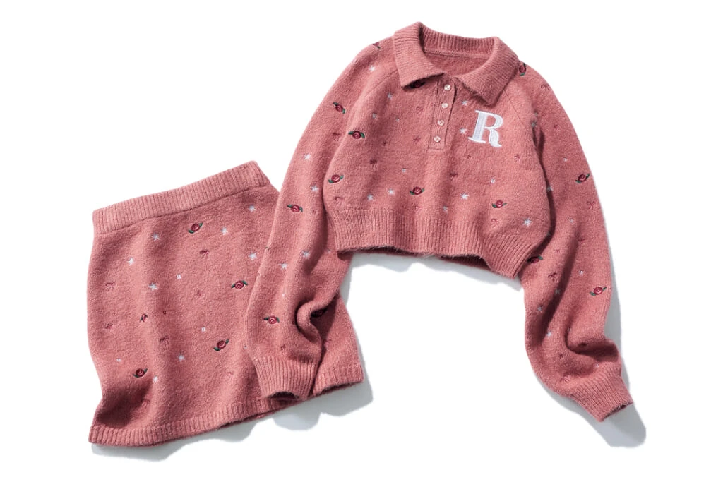秋トレンド　小花柄刺繍ニットのセットアップ