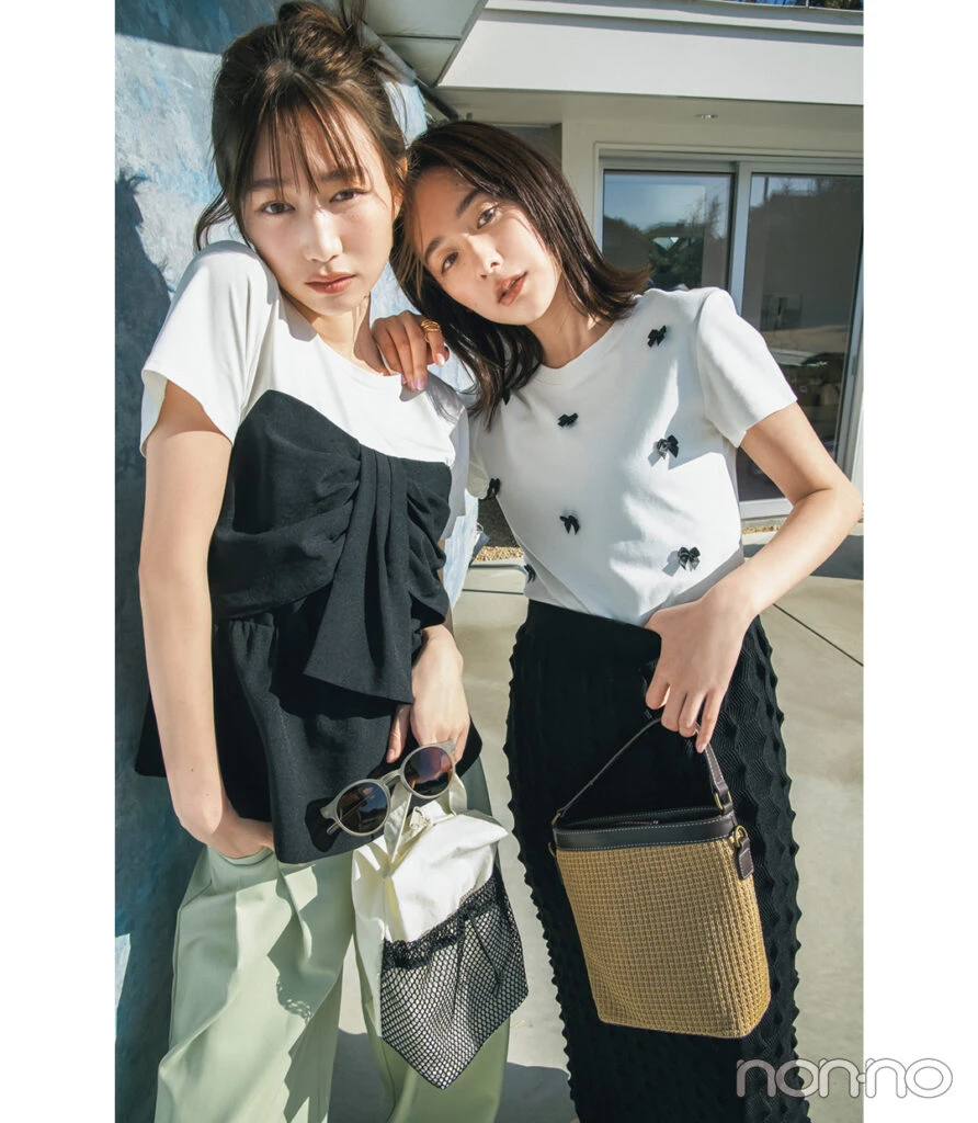 リボンTシャツを着た岡本夏美と堀田真由2