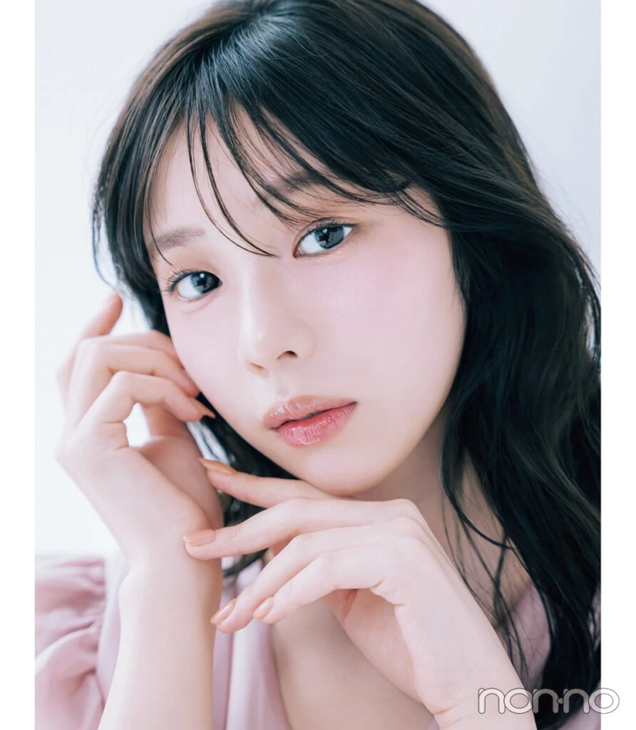 菊地姫奈の肌を守るクレンジングの基本モデルカット1
